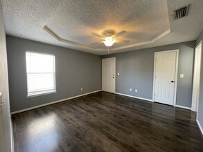 92 W 13th St in Atlantic Beach, FL - Foto de edificio - Building Photo