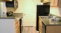 Building Photo - Live Oak Apartamentos in Modesto, California