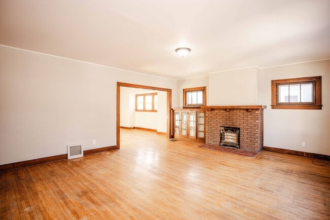 property at 1452 Rollins Rd