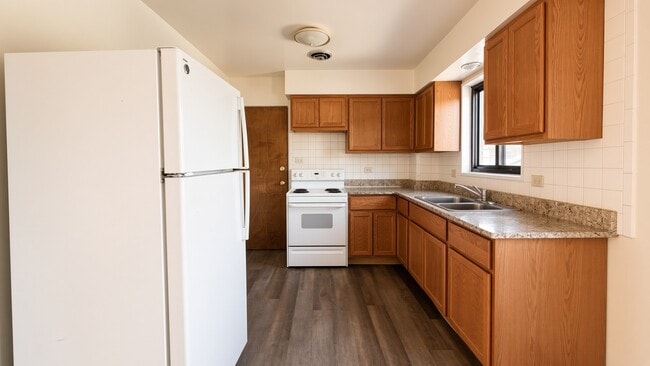 property at 6456 N Ridge Blvd