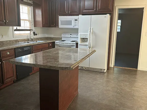 3511 Blue Springs Rd in Albany, GA - Building Photo - Building Photo