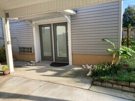 238 N Crestwood Dr in Wilmington, NC - Building Photo