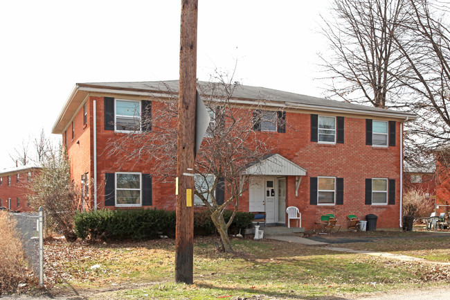 4302 Naomi Dr in Louisville, KY - Foto de edificio - Building Photo