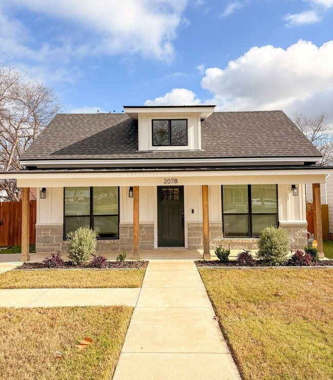 property at 207 N Tyler St