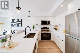 825 Stirling Ave S in Kitchener, ON - Building Photo