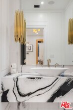 806 N Gardner St in Los Angeles, CA - Building Photo - Building Photo