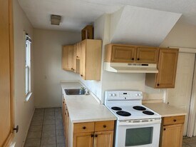 66 Prospect St, Unit 3 in New Britain, CT - Building Photo