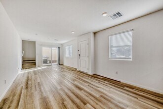 12186 Scarlet Ember Rd in Las Vegas, NV - Building Photo - Building Photo