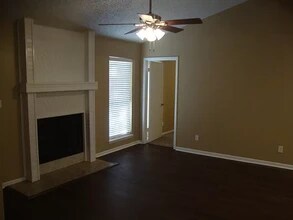 136 Byron Dr in Victoria, TX - Foto de edificio - Building Photo