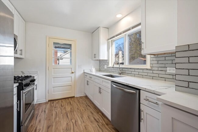 580 Ivy Ct in Lake Forest, IL - Building Photo - Building Photo