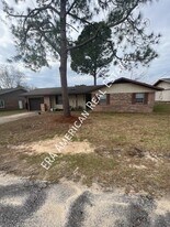 87 Binnacle Ln in Shalimar, FL - Building Photo