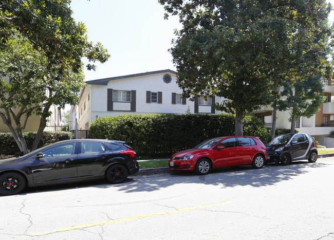 412 N Louise St in Glendale, CA - Foto de edificio - Building Photo