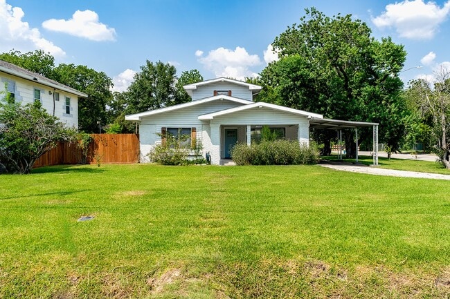 7837 Detroit St in Houston, TX - Building Photo - Building Photo