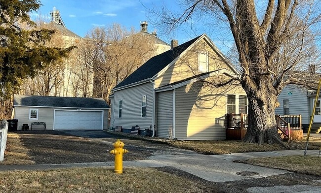 907 N Morris Ave in Bloomington, IL - Building Photo - Building Photo