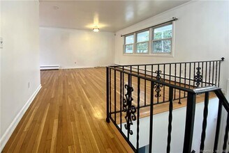 4 Robert Ln in Westport, CT - Building Photo - Building Photo