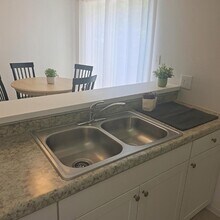 600 Hilliard St, Unit 2 in Conroe, TX - Building Photo - Building Photo