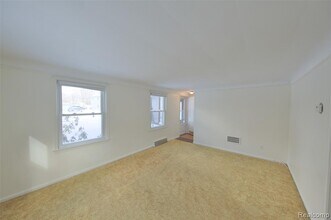 9249 Whitall Ln in Grosse Ile Township, MI - Building Photo - Building Photo