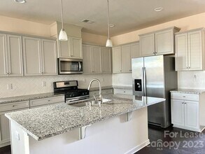 12813 Heath Grove Dr in Huntersville, NC - Building Photo - Building Photo