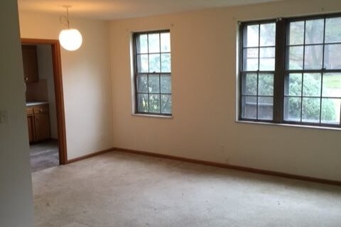 3730 Warrensville Center Rd in Shaker Heights, OH - Foto de edificio