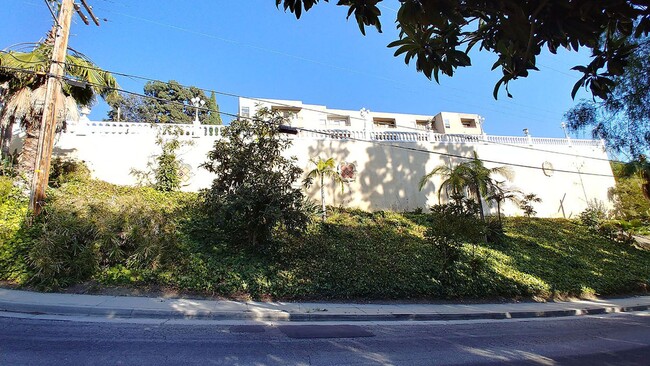 Carmel Heights in Los Angeles, CA - Foto de edificio - Building Photo