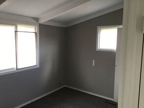 6904 NW 78th St in Kansas City, MO - Building Photo - Building Photo