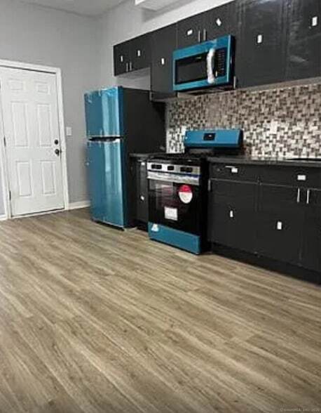 422 E Main St, Unit 2R in Bridgeport, CT - Building Photo