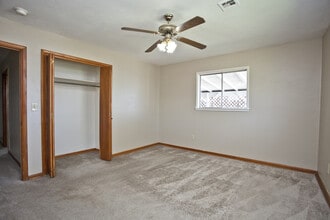 138 N B St in Centerton, AR - Building Photo - Building Photo