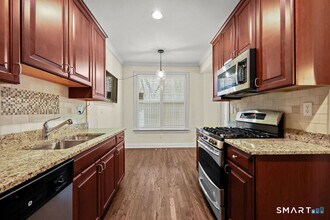 41 Park Pl Cir in West Hartford, CT - Building Photo - Building Photo