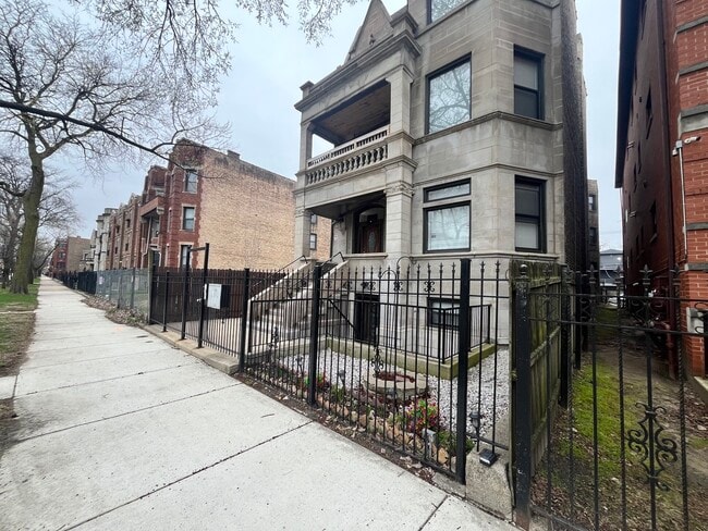 property at 5172 S Michigan Ave