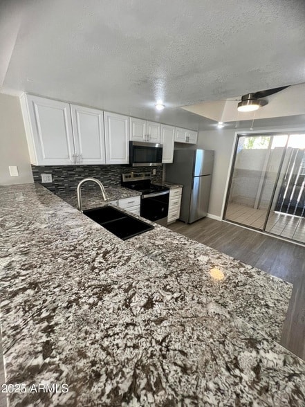 property at 2424 E Tracy Ln