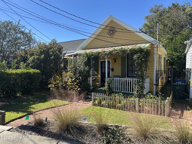 property at 705 N 5th Ave