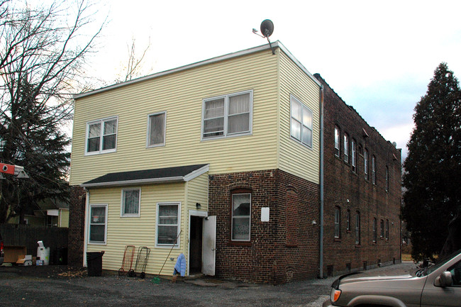 121 Linden Ave in Roselle, NJ - Building Photo - Building Photo