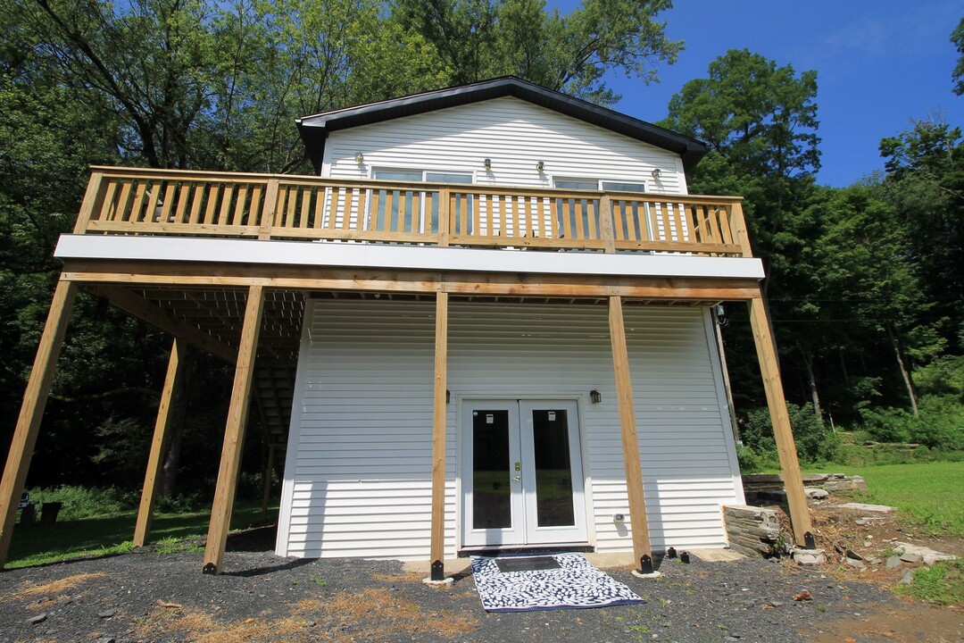 14 Washburn Terrace in Saugerties, NY - Building Photo