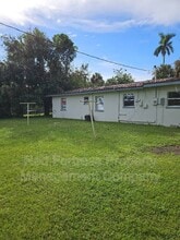 4555 Jersey Rd in Ft. Myers, FL - Building Photo - Building Photo