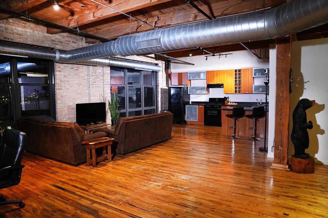 2100 S Marshall Blvd in Chicago, IL - Foto de edificio