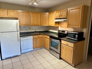 1119 Harbor View Dr in Rocky Hill, CT - Building Photo - Building Photo