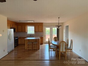 401 Miller Farm Rd in Statesville, NC - Building Photo - Building Photo