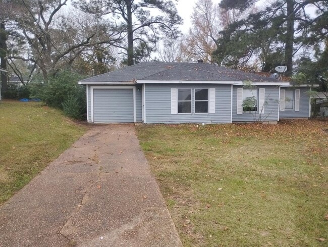 112 E Morris St in Jasper, TX - Building Photo - Building Photo