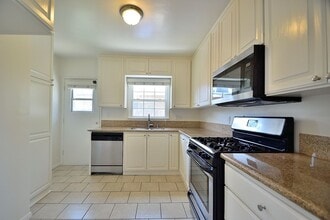 4710 166th St in Lawndale, CA - Building Photo - Building Photo