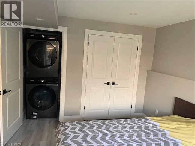 12 Slater St in Cambridge, ON - Building Photo - Building Photo