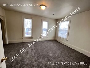 808 Sheldon Ave SE in Grand Rapids, MI - Building Photo - Building Photo