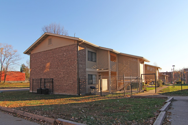 Hyde Park Village in St. Louis, MO - Foto de edificio - Building Photo