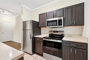 Indigo Pointe in Grand Prairie, TX - Building Photo