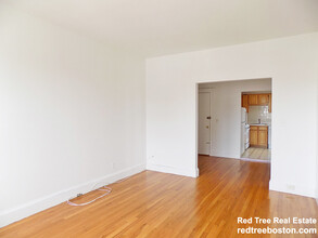 28 Colborne Rd, Unit 12A in Boston, MA - Foto de edificio - Building Photo