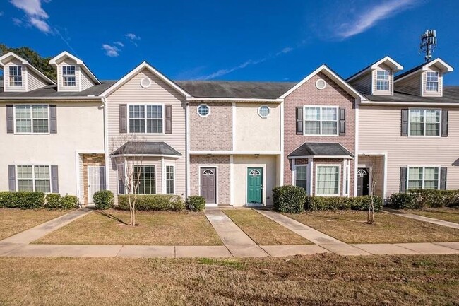 property at 8652 Thomas Rd