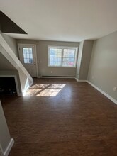 46 Turnpike St, Unit 2 in Allenstown, NH - Building Photo - Building Photo