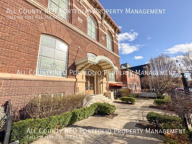 property at 1276 N High St