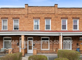 523 Marwood Ave in Mckees Rocks, PA - Building Photo