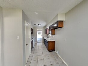4315 Sloangate Dr in Spring, TX - Foto de edificio - Building Photo