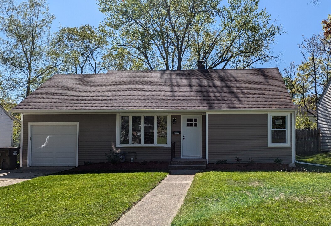 1907 21st St in Rockford, IL - Building Photo